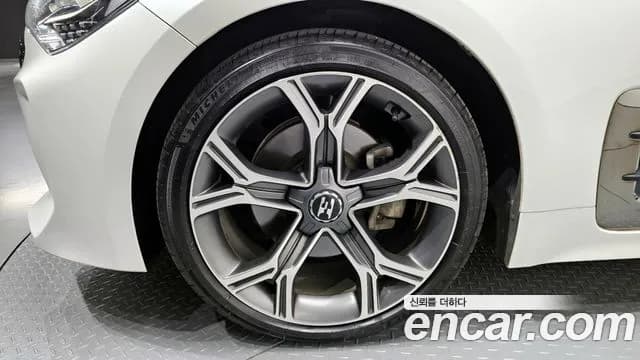 2018 Kia Stinger 2.0 Turbo 2WD Sold VIN KNAE351ABJS001857 – photo 13 2018 Kia Stinger 2.0 Turbo 2WD Sold VIN KNAE351ABJS001857 – photo 13