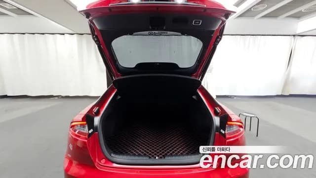 2019 Kia Stinger 2.0 Turbo 2WD Sold VIN KNAE351ABKS056716 – trunk area 2019 Kia Stinger 2.0 Turbo 2WD Sold VIN KNAE351ABKS056716 – trunk area
