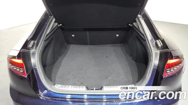 2021 Kia Stinger Meister 2.5 AWD Masters Sold VIN KNAE351DDMS102787 – trunk area 2021 Kia Stinger Meister 2.5 AWD Masters Sold VIN KNAE351DDMS102787 – trunk area