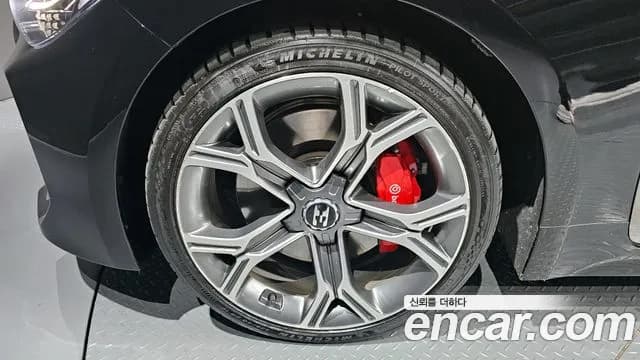 2019 Kia Stinger 3.3 Turbo 2WD Sold VIN KNAE751CBKS060281 – photo 13 2019 Kia Stinger 3.3 Turbo 2WD Sold VIN KNAE751CBKS060281 – photo 13
