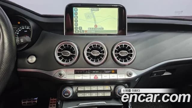 2018 Kia Stinger 3.3 Turbo AWD Sold VIN KNAE751CDJS009086 – photo 13 2018 Kia Stinger 3.3 Turbo AWD Sold VIN KNAE751CDJS009086 – photo 13