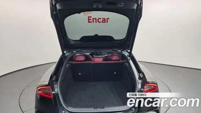 2018 Kia Stinger 3.3 Turbo AWD Sold VIN KNAE751CDJS009940 – trunk area 2018 Kia Stinger 3.3 Turbo AWD Sold VIN KNAE751CDJS009940 – trunk area