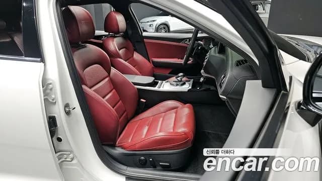 2018 Kia Stinger 3.3 Turbo AWD Sold VIN KNAE751CDJS024253 – trunk area 2018 Kia Stinger 3.3 Turbo AWD Sold VIN KNAE751CDJS024253 – trunk area