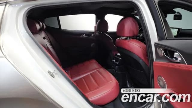 2019 Kia Stinger 3.3 Turbo AWD Sold VIN KNAE751CDKS042242 – interior seats 2019 Kia Stinger 3.3 Turbo AWD Sold VIN KNAE751CDKS042242 – interior seats