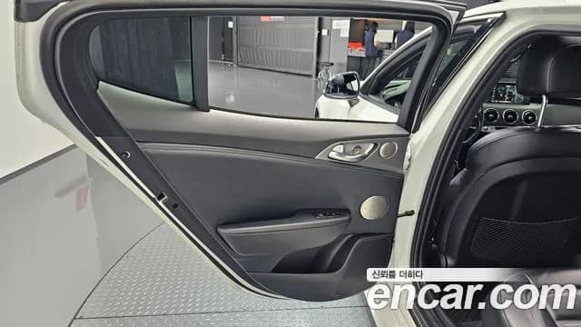 2020 Kia Stinger 3.3 Turbo AWD Sold VIN KNAE751CDLS082020 – exterior detail 2020 Kia Stinger 3.3 Turbo AWD Sold VIN KNAE751CDLS082020 – exterior detail