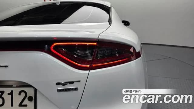 2020 Kia Stinger 3.3 Turbo AWD Sold VIN KNAE751CDLS082020 – photo 14 2020 Kia Stinger 3.3 Turbo AWD Sold VIN KNAE751CDLS082020 – photo 14