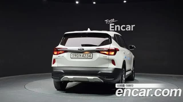 2020 Kia Seltos Gasoline 1.6 Turbo 2WD Sold VIN KNAEP812GLK099002 – exterior detail 2020 Kia Seltos Gasoline 1.6 Turbo 2WD Sold VIN KNAEP812GLK099002 – exterior detail