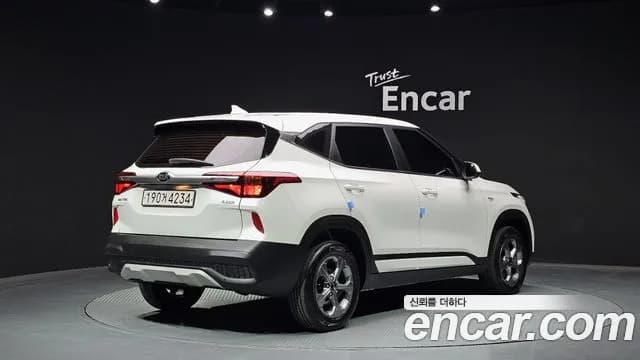 2020 Kia Seltos Gasoline 1.6 Turbo 2WD Sold VIN KNAEP812GLK099002 – trunk area 2020 Kia Seltos Gasoline 1.6 Turbo 2WD Sold VIN KNAEP812GLK099002 – trunk area