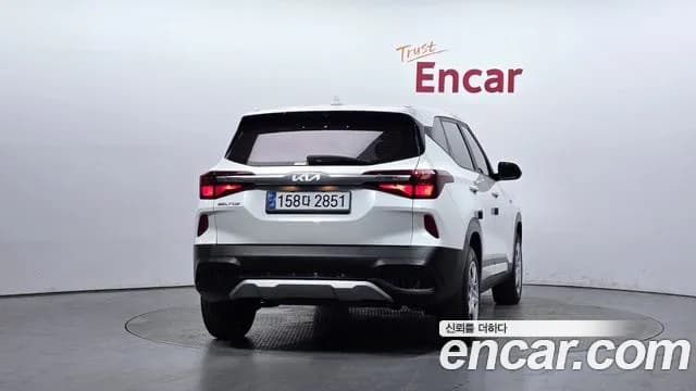 2022 Kia Seltos Gasoline 1.6 Turbo 2WD Sold VIN KNAEP812GNK264606 – trunk area 2022 Kia Seltos Gasoline 1.6 Turbo 2WD Sold VIN KNAEP812GNK264606 – trunk area
