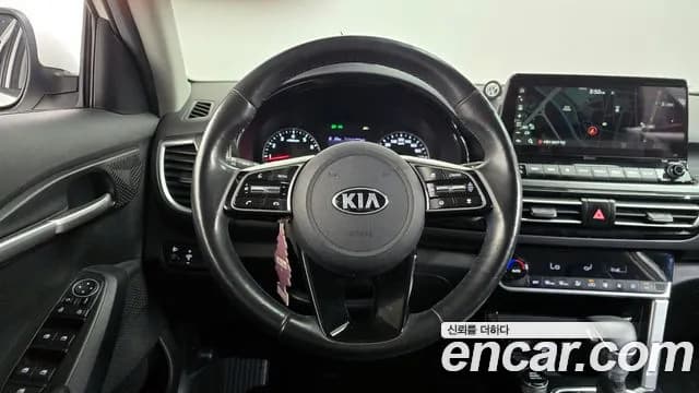 2020 Kia Seltos Gasoline 1.6 Turbo 2WD Sold VIN KNAER812GLK013748 – exterior detail 2020 Kia Seltos Gasoline 1.6 Turbo 2WD Sold VIN KNAER812GLK013748 – exterior detail