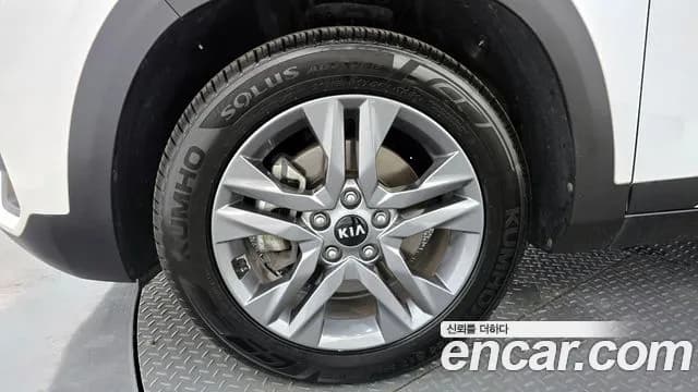2020 Kia Seltos Gasoline 1.6 Turbo 2WD Sold VIN KNAER812GLK013748 – photo 17 2020 Kia Seltos Gasoline 1.6 Turbo 2WD Sold VIN KNAER812GLK013748 – photo 17