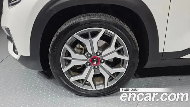 2020 Kia Seltos Gasoline 1.6 Turbo 2WD Sold VIN KNAER812GLK038108 – trunk area 2020 Kia Seltos Gasoline 1.6 Turbo 2WD Sold VIN KNAER812GLK038108 – trunk area