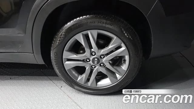 2020 Kia Seltos Gasoline 1.6 Turbo 2WD Sold VIN KNAER812GLK080567 – photo 14 2020 Kia Seltos Gasoline 1.6 Turbo 2WD Sold VIN KNAER812GLK080567 – photo 14