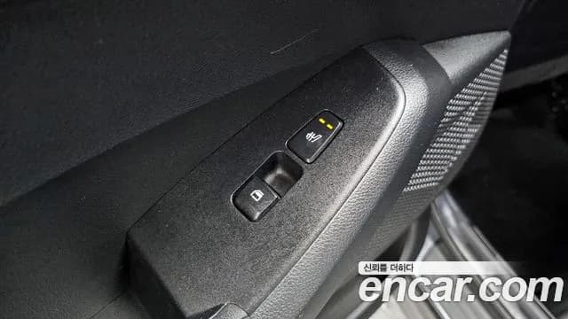 2021 Kia Seltos Gasoline 1.6 Turbo 2WD Sold VIN KNAER812GMK172869 – exterior detail 2021 Kia Seltos Gasoline 1.6 Turbo 2WD Sold VIN KNAER812GMK172869 – exterior detail