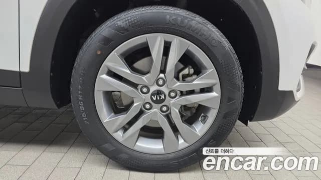 2022 Kia Seltos Gasoline 1.6 Turbo 2WD Sold VIN KNAER812GNK231071 – side profile 2022 Kia Seltos Gasoline 1.6 Turbo 2WD Sold VIN KNAER812GNK231071 – side profile
