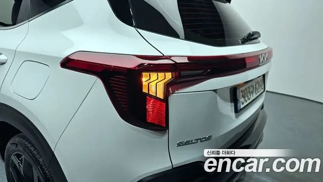 2025 Kia The New Seltos Gasoline 1.6 Turbo 2WD Sold VIN KNAER817BSK712663 – trunk area 2025 Kia The New Seltos Gasoline 1.6 Turbo 2WD Sold VIN KNAER817BSK712663 – trunk area