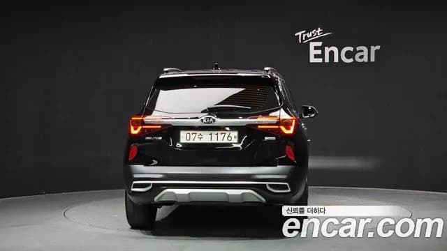 2020 Kia Seltos Gasoline 1.6 Turbo 2WD Sold VIN KNAET812GLK002977 – trunk area 2020 Kia Seltos Gasoline 1.6 Turbo 2WD Sold VIN KNAET812GLK002977 – trunk area