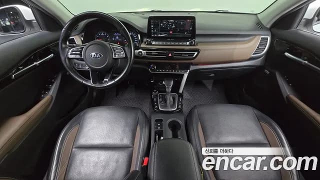 2020 Kia Seltos Gasoline 1.6 Turbo 2WD Sold VIN KNAET812GLK003282 – rear exterior 2020 Kia Seltos Gasoline 1.6 Turbo 2WD Sold VIN KNAET812GLK003282 – rear exterior