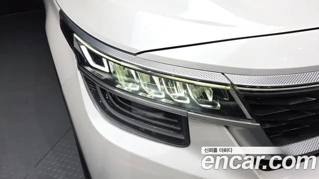 2020 Kia Seltos Gasoline 1.6 Turbo 2WD Sold VIN KNAET812GLK014679 – photo 17 2020 Kia Seltos Gasoline 1.6 Turbo 2WD Sold VIN KNAET812GLK014679 – photo 17