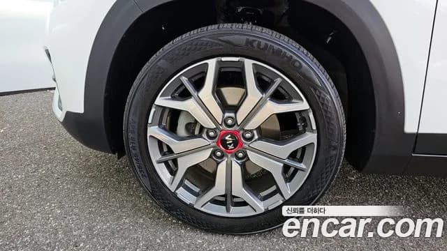 2020 Kia Seltos Gasoline 1.6 Turbo 2WD Sold VIN KNAET812GLK018888 – exterior detail 2020 Kia Seltos Gasoline 1.6 Turbo 2WD Sold VIN KNAET812GLK018888 – exterior detail