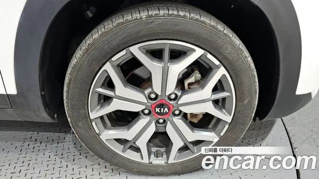 2020 Kia Seltos Gasoline 1.6 Turbo 2WD Sold VIN KNAET812GLK032157 – side profile 2020 Kia Seltos Gasoline 1.6 Turbo 2WD Sold VIN KNAET812GLK032157 – side profile
