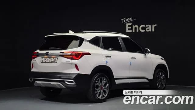 2020 Kia Seltos Gasoline 1.6 Turbo 2WD Sold VIN KNAET812GLK067209 – trunk area 2020 Kia Seltos Gasoline 1.6 Turbo 2WD Sold VIN KNAET812GLK067209 – trunk area