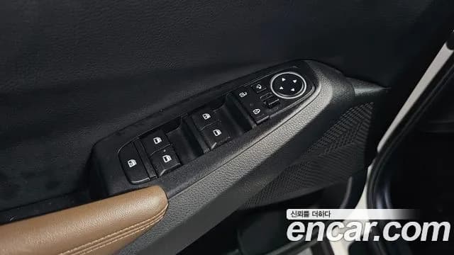 2020 Kia Seltos Gasoline 1.6 Turbo 2WD Sold VIN KNAET812GLK093850 – exterior detail 2020 Kia Seltos Gasoline 1.6 Turbo 2WD Sold VIN KNAET812GLK093850 – exterior detail