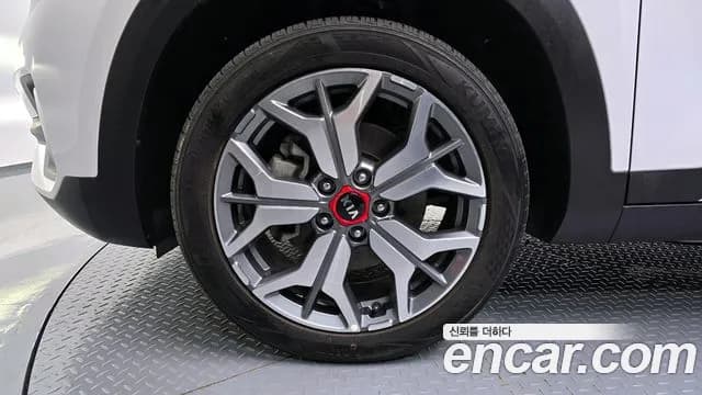 2020 Kia Seltos Gasoline 1.6 Turbo 2WD Sold VIN KNAET812GLK097418 – exterior detail 2020 Kia Seltos Gasoline 1.6 Turbo 2WD Sold VIN KNAET812GLK097418 – exterior detail