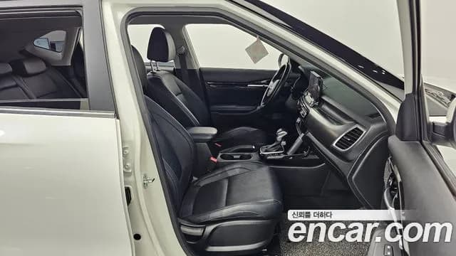 2020 Kia Seltos Gasoline 1.6 Turbo 2WD Sold VIN KNAET812GLK106409 – trunk area 2020 Kia Seltos Gasoline 1.6 Turbo 2WD Sold VIN KNAET812GLK106409 – trunk area