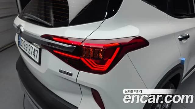 2021 Kia Seltos Gasoline 1.6 Turbo 2WD Sold VIN KNAET812GMK139930 – trunk area 2021 Kia Seltos Gasoline 1.6 Turbo 2WD Sold VIN KNAET812GMK139930 – trunk area