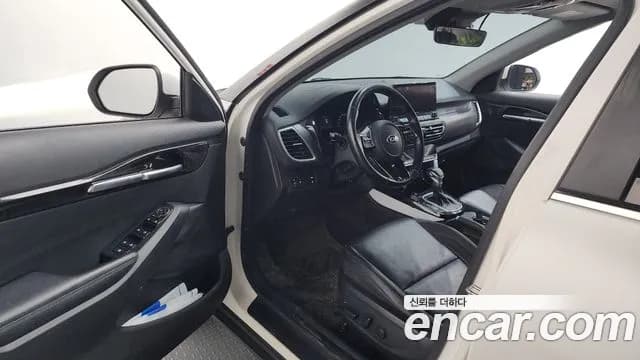 2021 Kia Seltos Gasoline 1.6 Turbo 2WD Sold VIN KNAET812GMK140796 – rear exterior 2021 Kia Seltos Gasoline 1.6 Turbo 2WD Sold VIN KNAET812GMK140796 – rear exterior