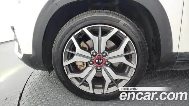2021 Kia Seltos Gasoline 1.6 Turbo 2WD Sold VIN KNAET812GMK140796 – undercarriage 2021 Kia Seltos Gasoline 1.6 Turbo 2WD Sold VIN KNAET812GMK140796 – undercarriage