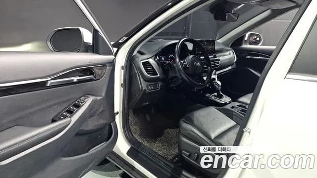 2022 Kia Seltos Gasoline 1.6 Turbo 2WD Sold VIN KNAET812GNK196121 – trunk area 2022 Kia Seltos Gasoline 1.6 Turbo 2WD Sold VIN KNAET812GNK196121 – trunk area
