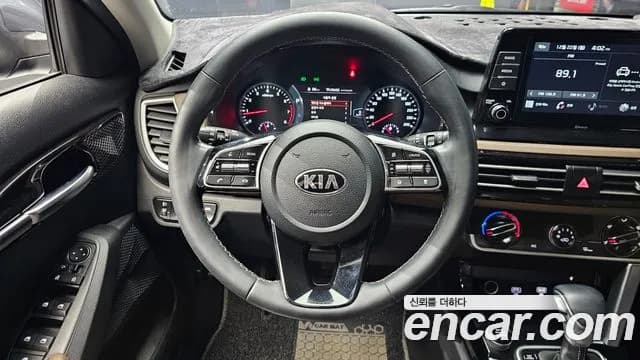 2022 Kia Seltos Gasoline 1.6 Turbo 2WD Sold VIN KNAET812GNK210878 – side profile 2022 Kia Seltos Gasoline 1.6 Turbo 2WD Sold VIN KNAET812GNK210878 – side profile