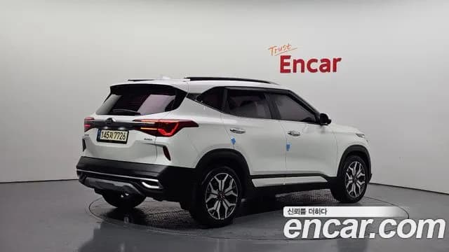 2022 Kia Seltos Gasoline 1.6 Turbo 2WD Sold VIN KNAET812GNK233499 – trunk area 2022 Kia Seltos Gasoline 1.6 Turbo 2WD Sold VIN KNAET812GNK233499 – trunk area
