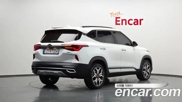 2022 Kia Seltos Gasoline 1.6 Turbo 2WD Sold VIN KNAET812GNK245033 – trunk area 2022 Kia Seltos Gasoline 1.6 Turbo 2WD Sold VIN KNAET812GNK245033 – trunk area