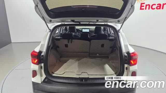 2023 Kia Seltos Gasoline 1.6 Turbo 2WD Sold VIN KNAET812GPK345644 – trunk area 2023 Kia Seltos Gasoline 1.6 Turbo 2WD Sold VIN KNAET812GPK345644 – trunk area