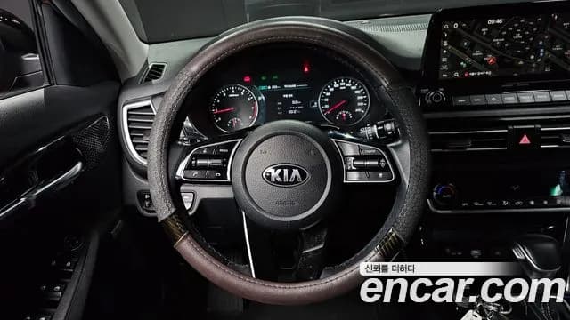 2020 Kia Seltos Gasoline 1.6 Turbo 4WD Sold VIN KNAEV812HLK000620 – exterior detail 2020 Kia Seltos Gasoline 1.6 Turbo 4WD Sold VIN KNAEV812HLK000620 – exterior detail