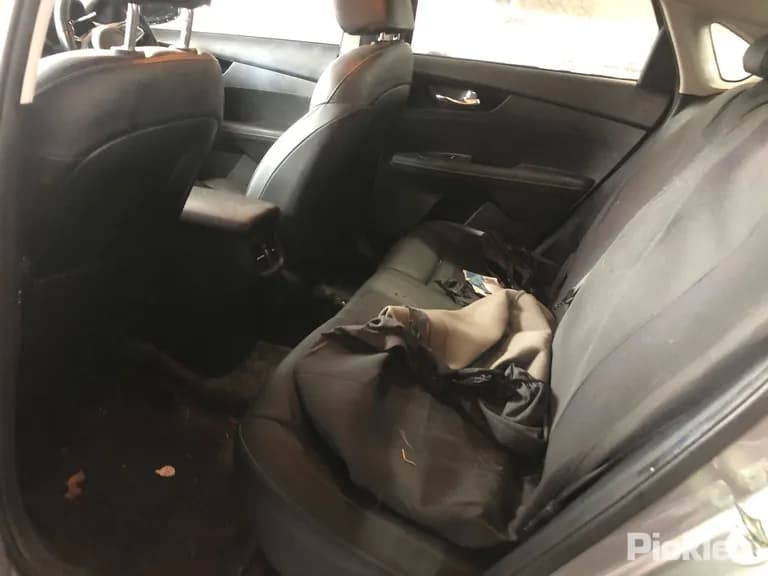 2018 Kia Cerato Used VIN KNAF341CMK5024869 – trunk area 2018 Kia Cerato Used VIN KNAF341CMK5024869 – trunk area