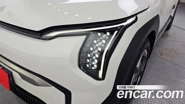 2025 Kia EV3 Long Range 2WD Sold VIN KNAFC81AFSS035447 – interior seats 2025 Kia EV3 Long Range 2WD Sold VIN KNAFC81AFSS035447 – interior seats