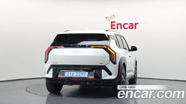 2025 Kia EV3 Long Range 2WD Sold VIN KNAFE81AFSS014777 – rear exterior 2025 Kia EV3 Long Range 2WD Sold VIN KNAFE81AFSS014777 – rear exterior