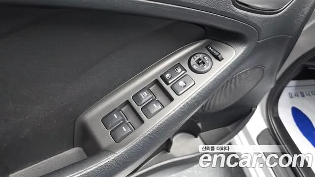 2017 Kia The New K3 Trendy Sold VIN KNAFK412BHA974843 – exterior detail 2017 Kia The New K3 Trendy Sold VIN KNAFK412BHA974843 – exterior detail