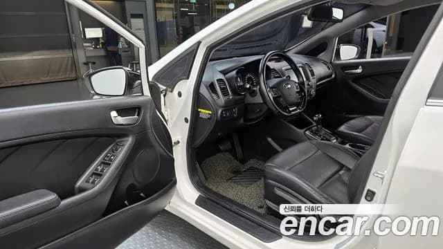 2018 Kia The New K3 Trendy Sold VIN KNAFK412BJA790097 – trunk area 2018 Kia The New K3 Trendy Sold VIN KNAFK412BJA790097 – trunk area