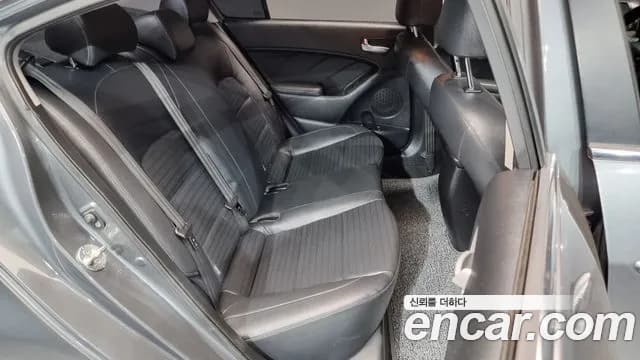2018 Kia The New K3 Trendy Sold VIN KNAFK412BJA982811 – interior seats 2018 Kia The New K3 Trendy Sold VIN KNAFK412BJA982811 – interior seats