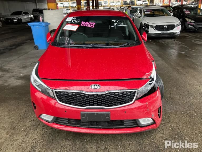 2016 Kia Cerato Used VIN KNAFK417MH5643823 – exterior detail 2016 Kia Cerato Used VIN KNAFK417MH5643823 – exterior detail