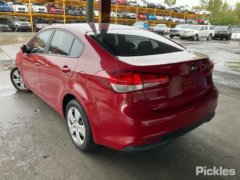 2016 Kia Cerato Used VIN KNAFK417MH5643823 – undercarriage 2016 Kia Cerato Used VIN KNAFK417MH5643823 – undercarriage