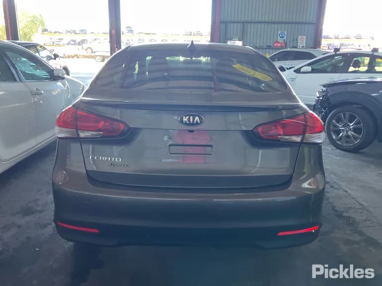 2017 Kia Cerato Used VIN KNAFK417MJ5730257 – undercarriage 2017 Kia Cerato Used VIN KNAFK417MJ5730257 – undercarriage