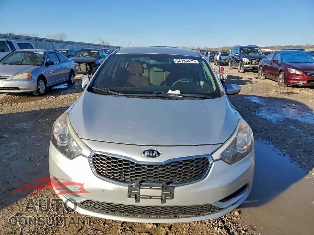 2016 KIA FORTE Damaged VIN KNAFK4A68G5532864 – interior seats 2016 KIA FORTE Damaged VIN KNAFK4A68G5532864 – interior seats