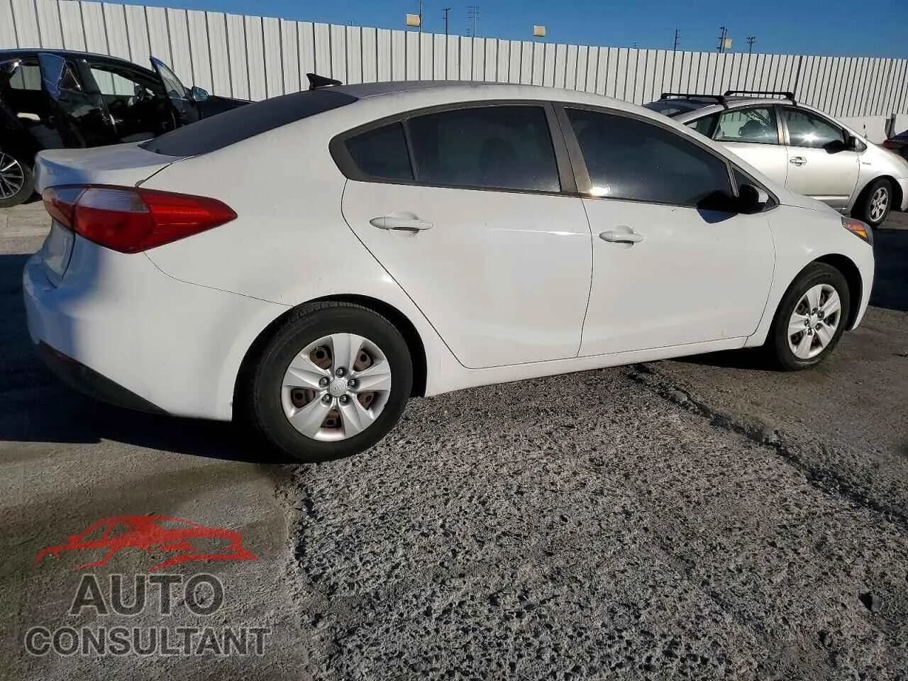 2016 KIA FORTE Damaged VIN KNAFK4A6XG5544059 – side profile 2016 KIA FORTE Damaged VIN KNAFK4A6XG5544059 – side profile