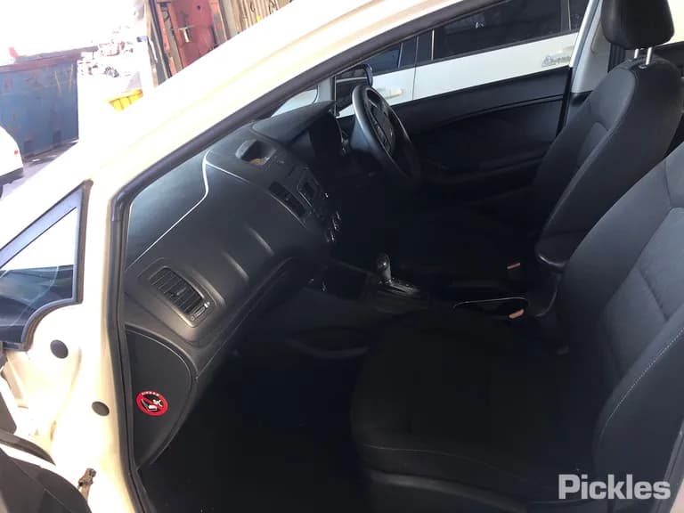 2013 Kia Cerato Used VIN KNAFK516ME5122817 – photo 13 2013 Kia Cerato Used VIN KNAFK516ME5122817 – photo 13